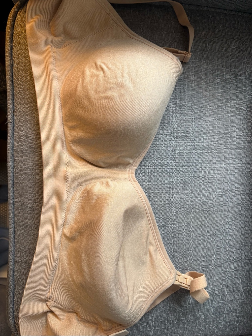 SuperMom® Silhouette Hands-Free Pumping & Nursing Bra